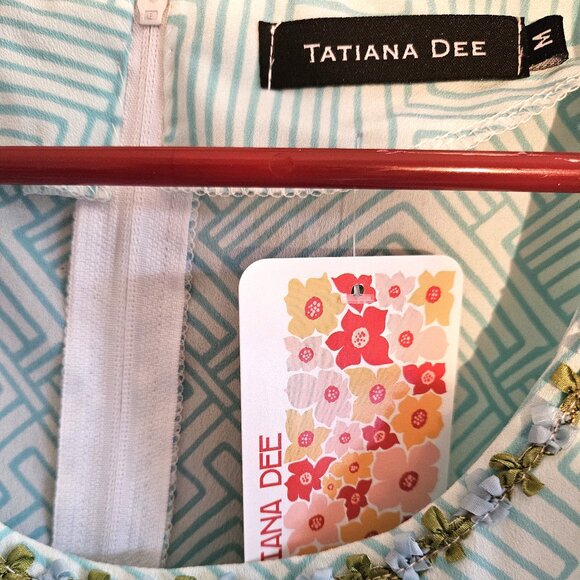 Size M Long Sleeve Blouse Floral Trim New - Picture 13 of 13